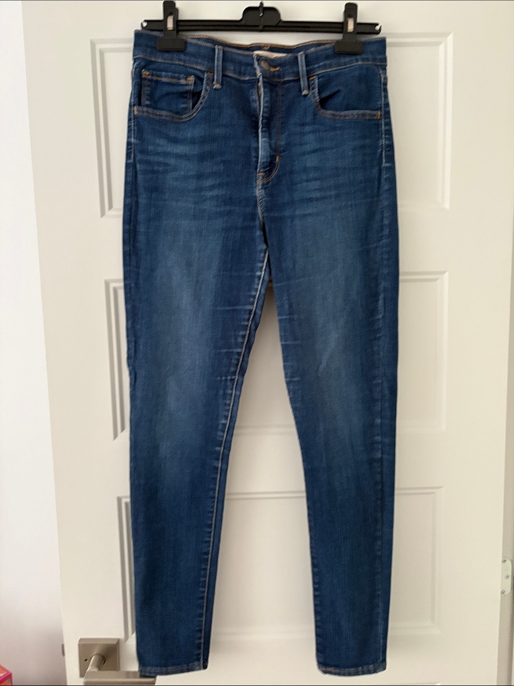 Levi's Women's Skinny Jeans in Medium Blue Wash